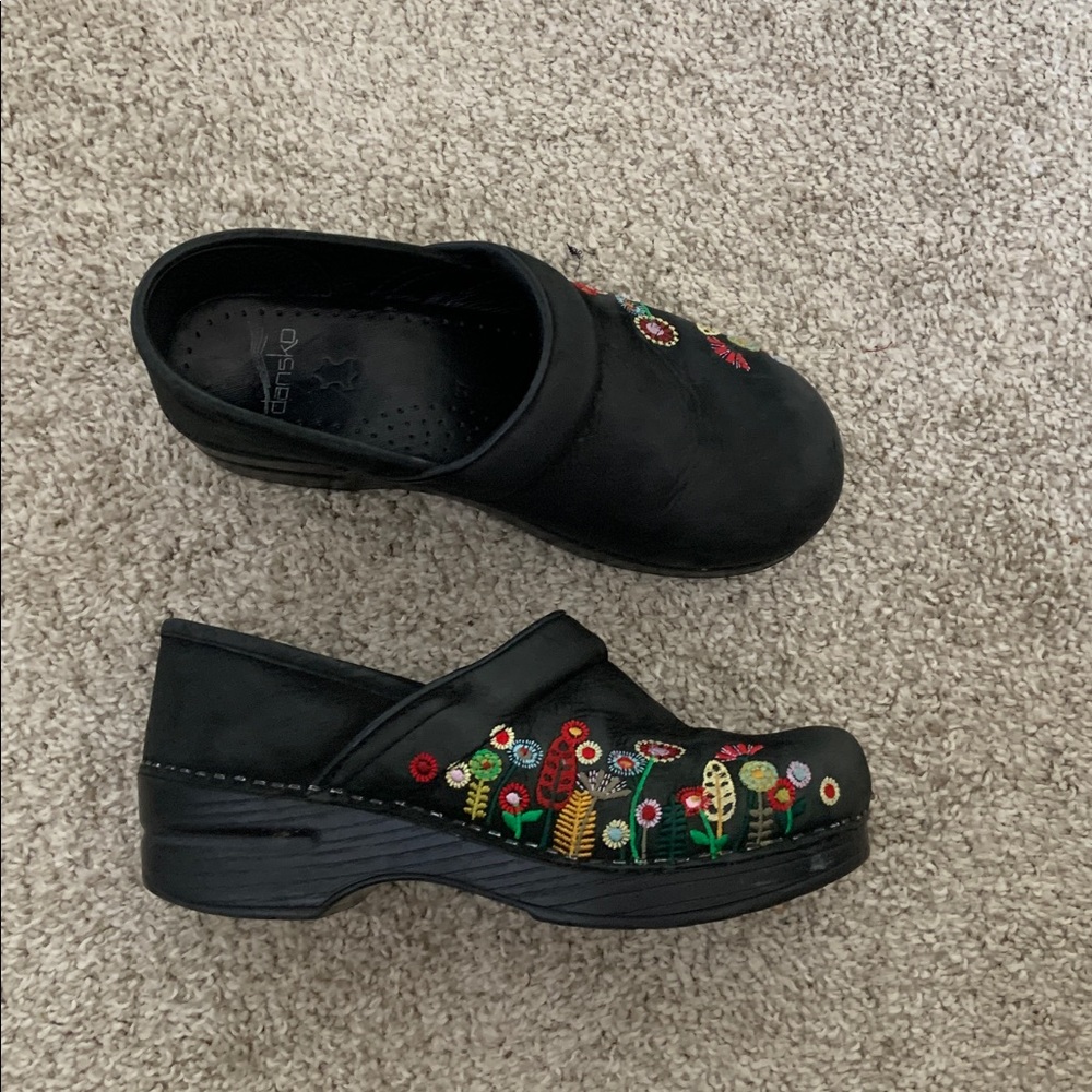 Dansko Embroidered Clogs Shoes Size 37
